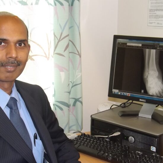 headshot: dr sunderamoorthy